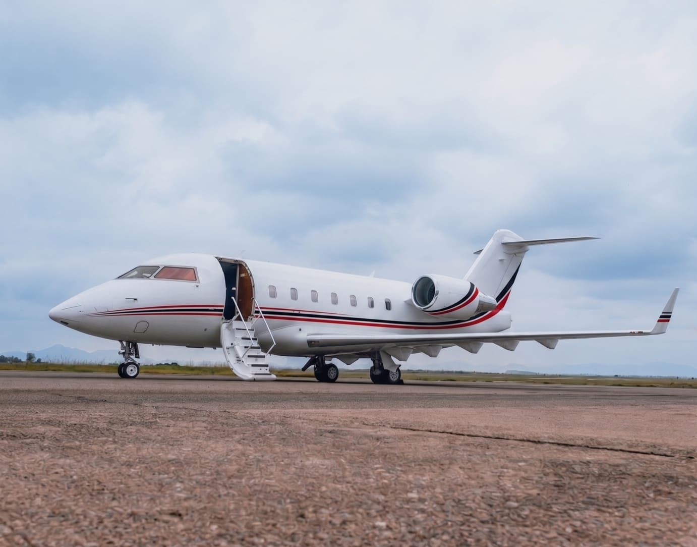 Izy Air Bombardier Challenger on the apron